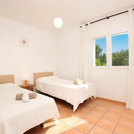 Amoros Villa